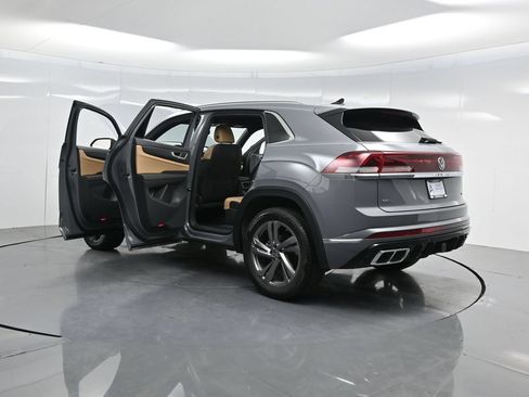 Used 2024 Volkswagen Atlas Cross Sport SEL R-Line AWD/4WD image 56
