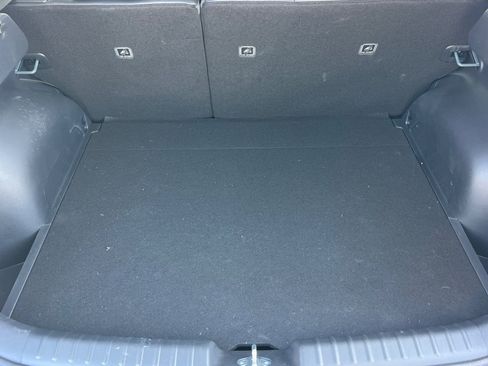 Used 2025 Kia Niro SX Touring image 17