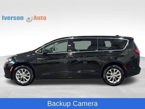 Used 2024 Chrysler Pacifica Touring-L AWD/4WD image 6