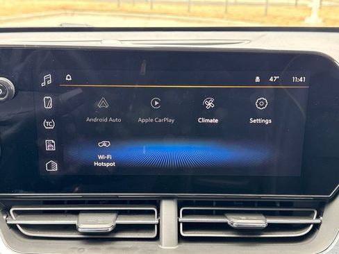 Used 2025 Chevrolet Trax ACTIV w/ Sunroof Package image 23