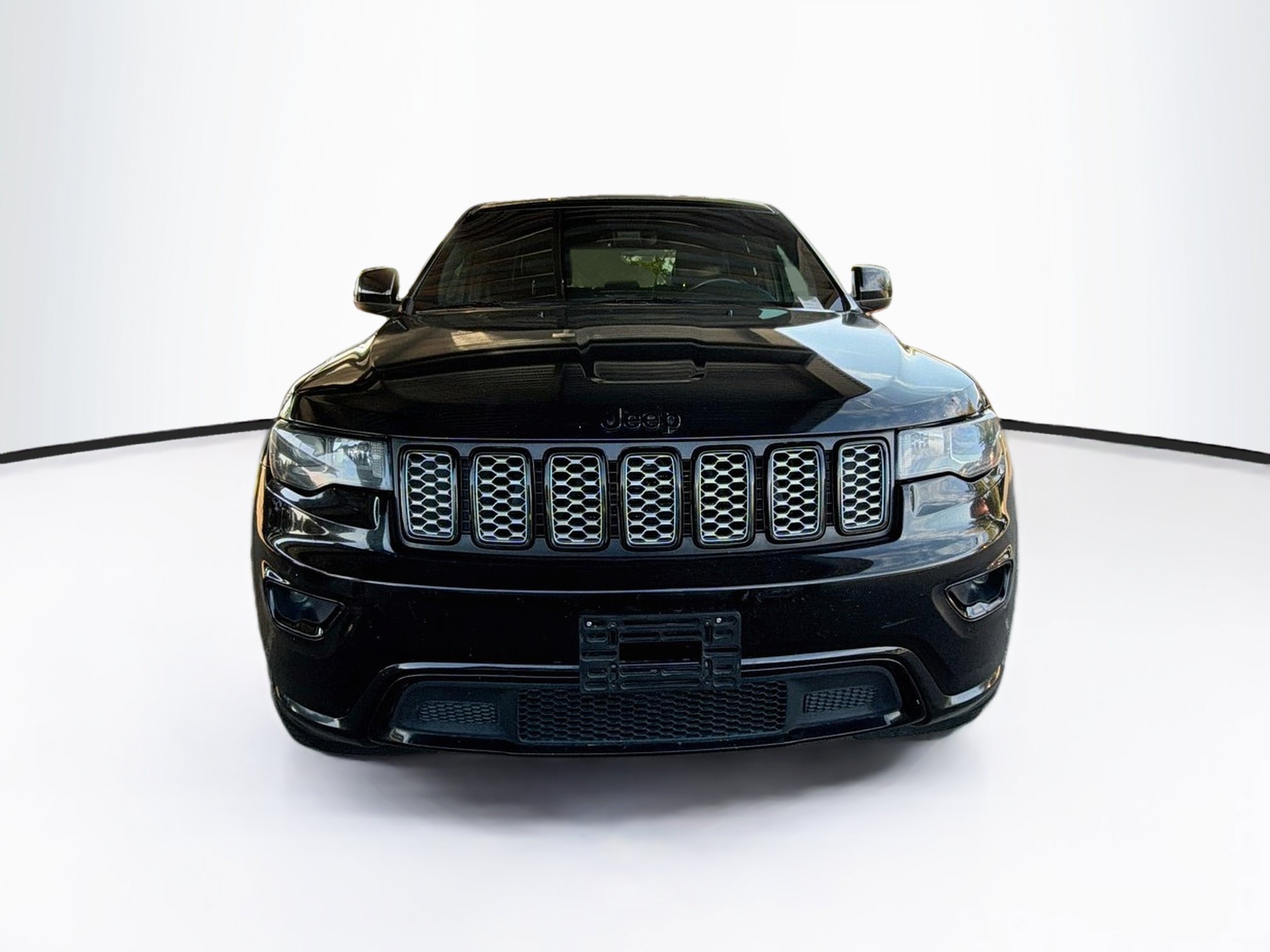 Used 2018 Jeep Grand Cherokee Altitude AWD/4WD image 2