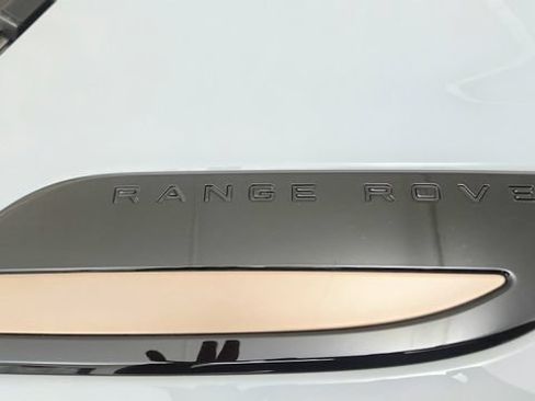 Used 2025 Land Rover Range Rover Velar Dynamic SE AWD/4WD image 31