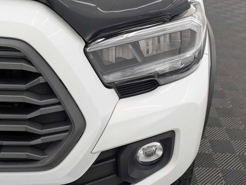 Used 2020 Toyota Tacoma TRD Off-Road w/ TRD Premium Off Road Package image 10