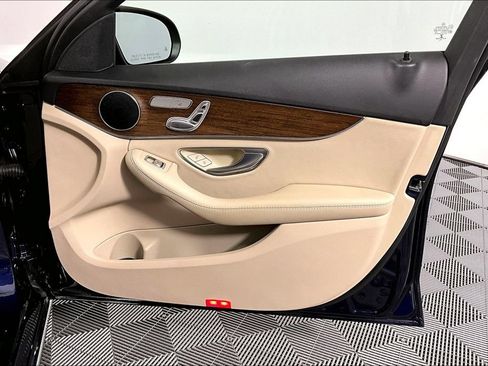 Used 2019 Mercedes-Benz C 300 4MATIC Sedan image 24
