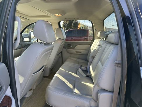 Used 2007 Chevrolet Silverado 2500 LTZ w/ Suspension Package, Off-Road image 14