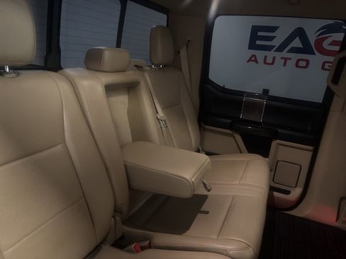 Used 2019 Ford F250 Lariat w/ Chrome Package image 37