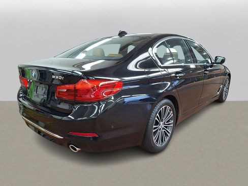 Used 2018 BMW 530i xDrive image 3