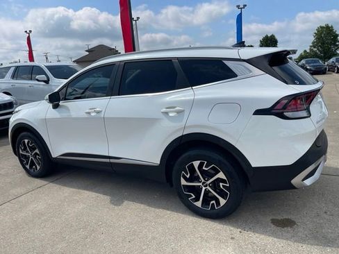 Used 2023 Kia Sportage EX AWD/4WD image 4