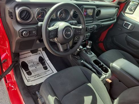 Used 2023 Jeep Gladiator Sport AWD/4WD image 16