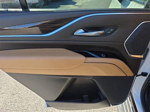 Used 2022 Cadillac Escalade Premium Luxury w/ LPO, Radiant Package image 36