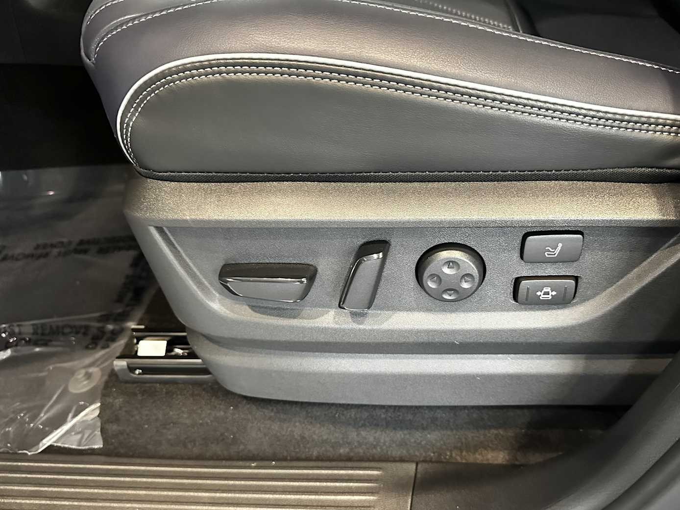 New 2027 INFINITI QX80 Sensory AWD/4WD image 13