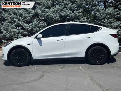 Used 2023 Tesla Model Y Long Range AWD/4WD image 4