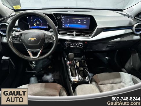Used 2024 Chevrolet Trax LT w/ Driver Confidence Package FWD image 7