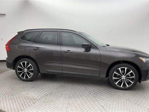 Certified 2023 Volvo XC60 B5 Plus w/ Climate Package image 9