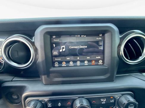 Used 2021 Jeep Wrangler Unlimited Sahara AWD/4WD image 12