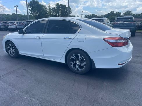 Used 2016 Honda Accord LX image 4
