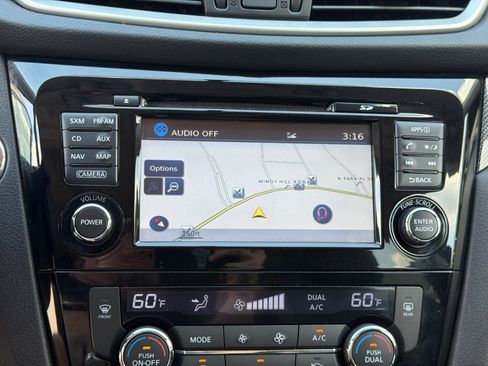 Used 2016 Nissan Rogue SL w/ SL Premium Package FWD image 28