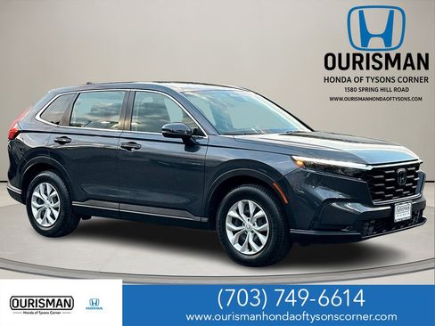 Used 2023 Honda CR-V LX image 1