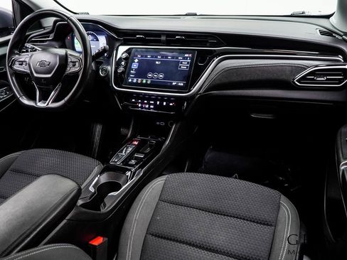 Used 2023 Chevrolet Bolt EUV LT image 16