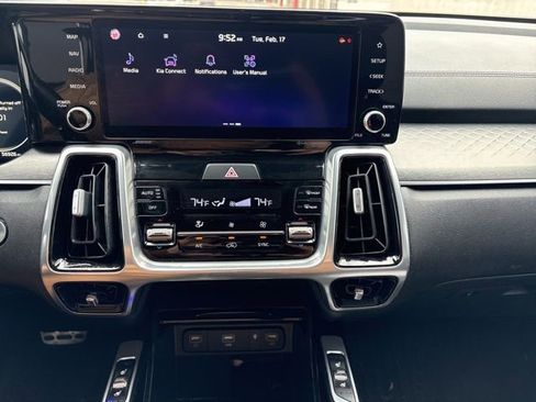 Certified 2022 Kia Sorento SX image 13