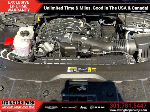 Used 2025 Jeep Grand Cherokee Limited AWD/4WD image 30