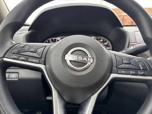Used 2025 Nissan Altima 2.5 SV FWD image 28