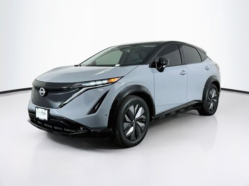 Used 2024 Nissan Ariya AWD image 3