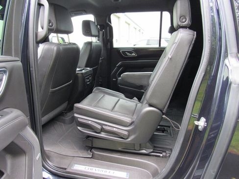 Used 2021 Chevrolet Suburban LT w/ Luxury Package AWD/4WD image 22