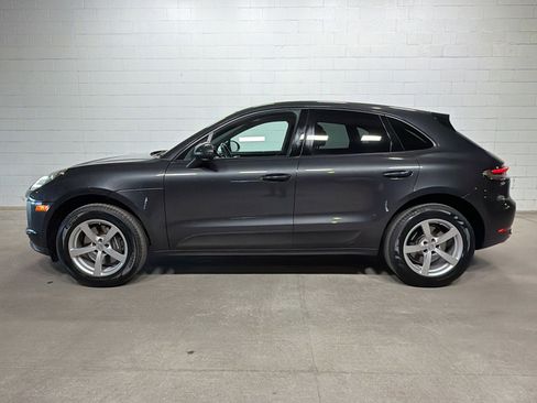 Certified 2021 Porsche Macan image 2