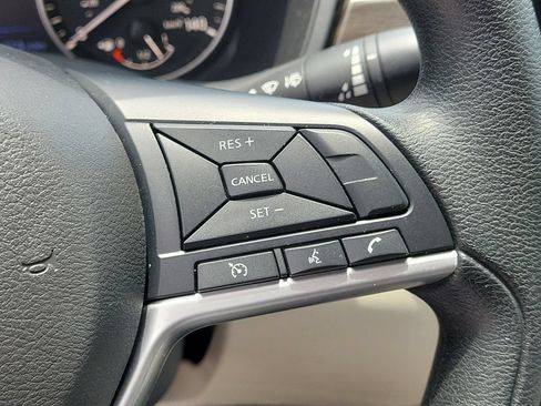 Used 2025 Nissan Altima 2.5 SV FWD image 28