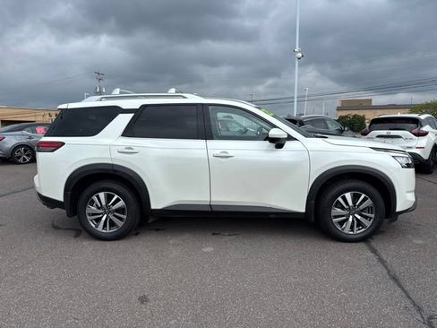 Certified 2023 Nissan Pathfinder SL w/ Lighting Package (N92) AWD/4WD image 4