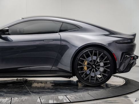 Used 2023 Aston Martin V12 Vantage RWD image 11