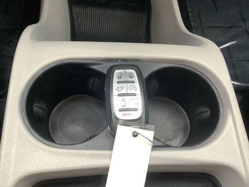 Used 2023 Chrysler Voyager LX FWD image 19