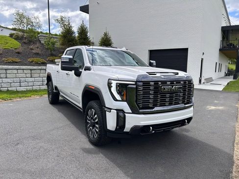 Certified 2024 GMC Sierra 2500 Denali Ultimate AWD/4WD image 1