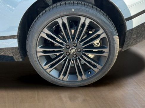 New 2026 Land Rover Range Rover Velar Dynamic SE image 19