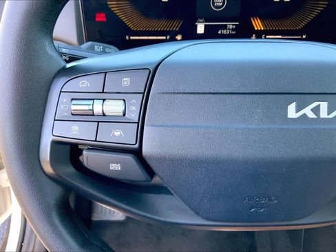 Used 2025 Kia K4 FWD image 23