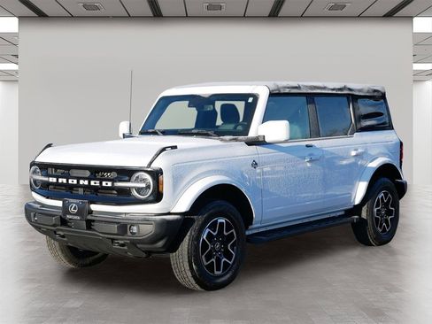 Used 2021 Ford Bronco Outer Banks image 2