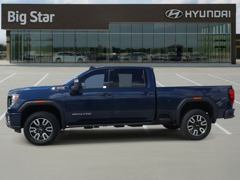 Used 2022 GMC Sierra 2500 AT4 image 2