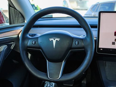 Used 2024 Tesla Model Y Long Range image 17