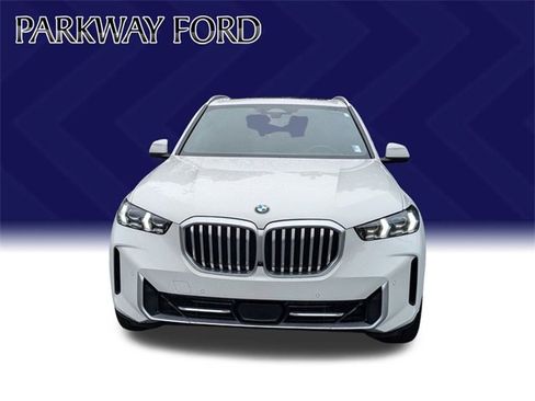 Used 2024 BMW X5 xDrive40i w/ Premium Package image 2