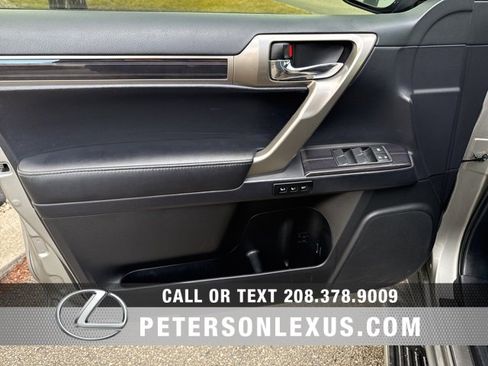 Used 2020 Lexus GX 460 Premium w/ Premium Package image 22