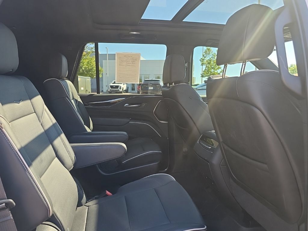 Used 2023 Cadillac Escalade Sport w/ LPO, ONYX Package AWD/4WD image 21
