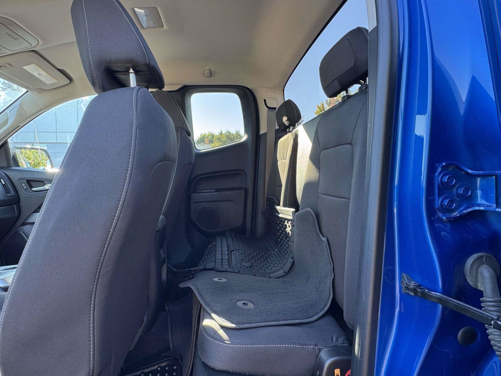 Used 2018 Chevrolet Colorado LT AWD/4WD image 12