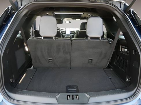 Used 2020 Ford Explorer ST w/ Premium Technology Package AWD/4WD image 12