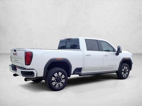 Used 2024 GMC Sierra 2500 Denali w/ Denali Reserve Package AWD/4WD image 4