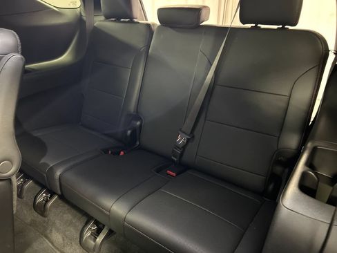 Used 2024 Chevrolet Traverse Z71 AWD/4WD image 24