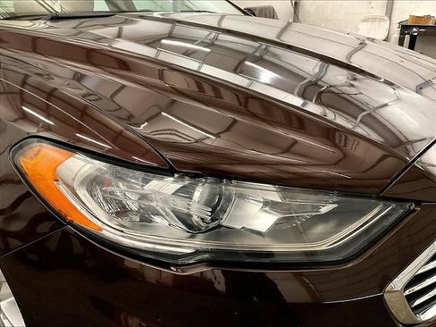 Used 2019 Ford Fusion SE FWD image 27