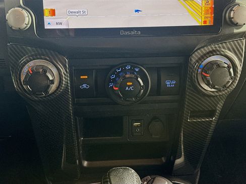 Used 2018 Toyota 4Runner SR5 AWD/4WD image 23