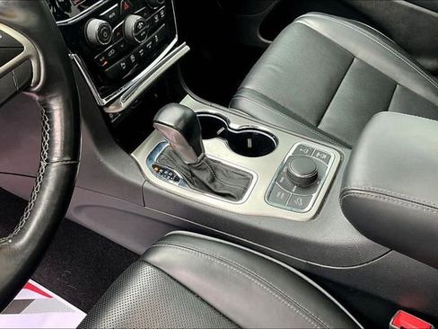 Used 2020 Jeep Grand Cherokee Overland image 18