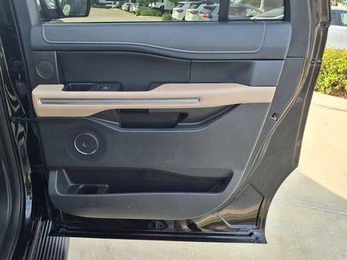 Used 2024 Ford Expedition Max Limited RWD image 24